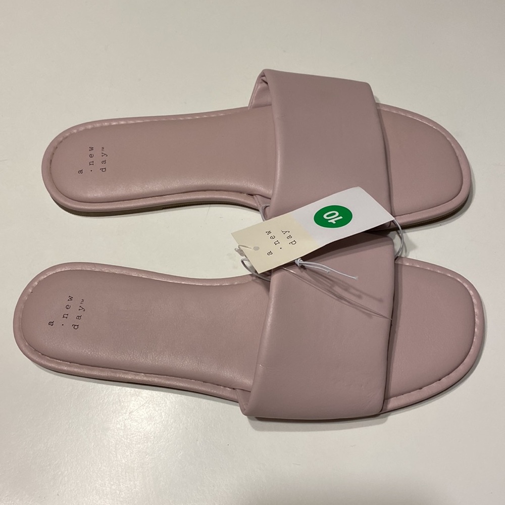 NWT Women’s Lavender Slip-On Sandals by a new day. Size 10. - Picture 5 of 9